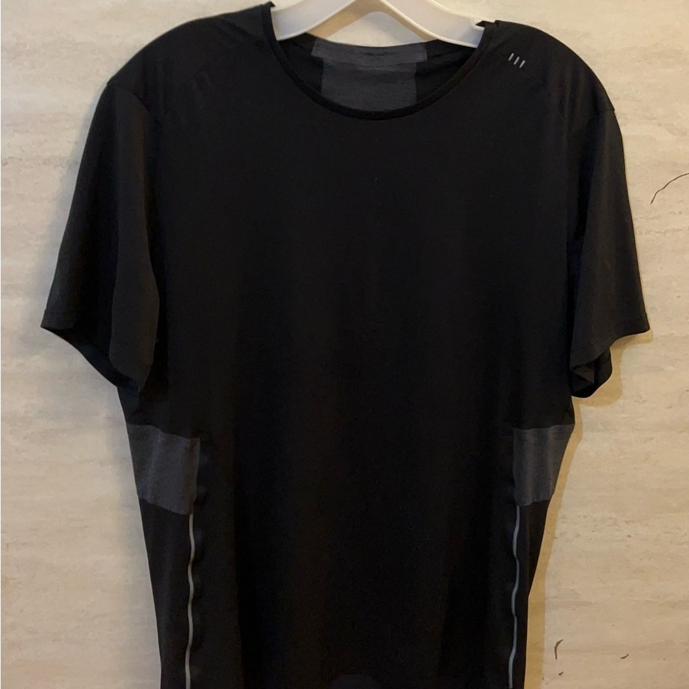 Lululemon Men's Fast and Free Short Sleeve running shirt.